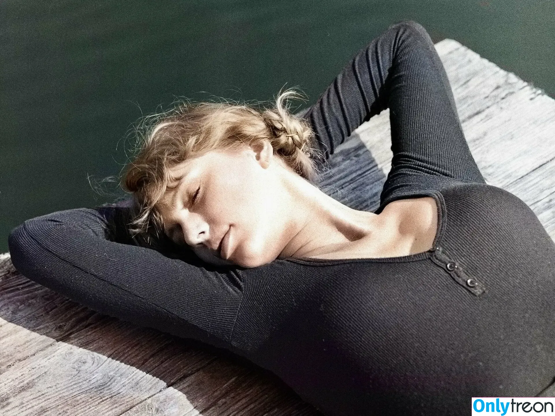 Taylor Swift nude photo #9921 (shawtiee / taylorswift / taylorswift13)