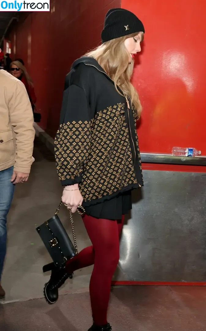 Taylor Swift nude photo #10009 (shawtiee / taylorswift / taylorswift13)