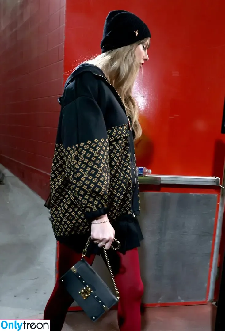 Taylor Swift nude photo #10017 (shawtiee / taylorswift / taylorswift13)