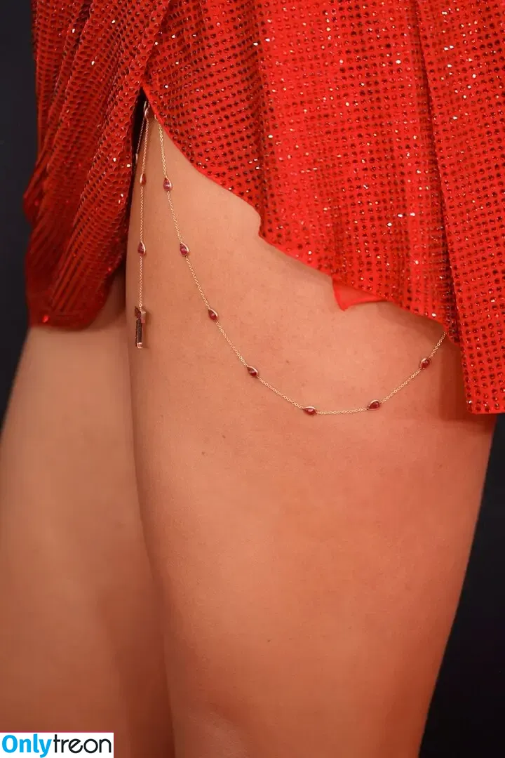 Taylor Swift nude photo #10045 (shawtiee / taylorswift / taylorswift13)