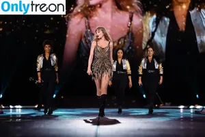 Taylor Swift / shawtiee / taylorswift / taylorswift13 nude photo #8432