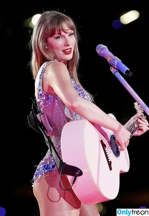 Taylor Swift / shawtiee / taylorswift / taylorswift13 nude photo #8592