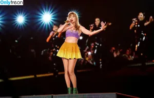 Taylor Swift / shawtiee / taylorswift / taylorswift13 nude photo #8594