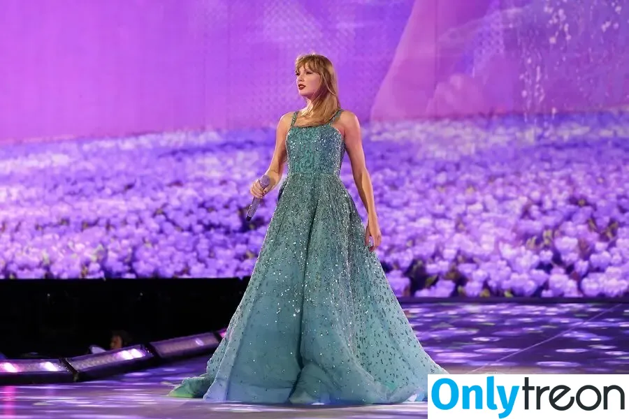 Taylor Swift nude photo #8434 (shawtiee / taylorswift / taylorswift13)