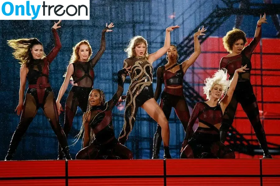 Taylor Swift nude photo #8436 (shawtiee / taylorswift / taylorswift13)