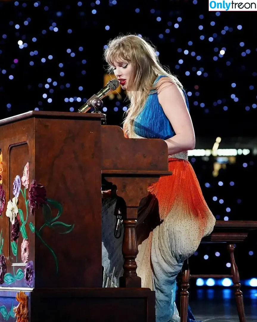 Taylor Swift nude photo #8701 (shawtiee / taylorswift / taylorswift13)