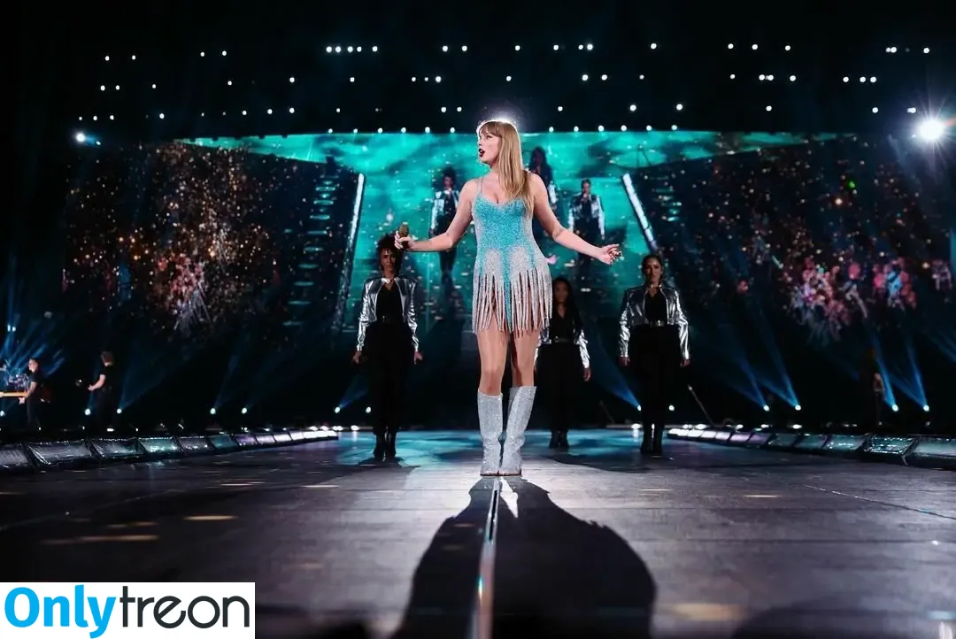 Taylor Swift nude photo #8799 (shawtiee / taylorswift / taylorswift13)