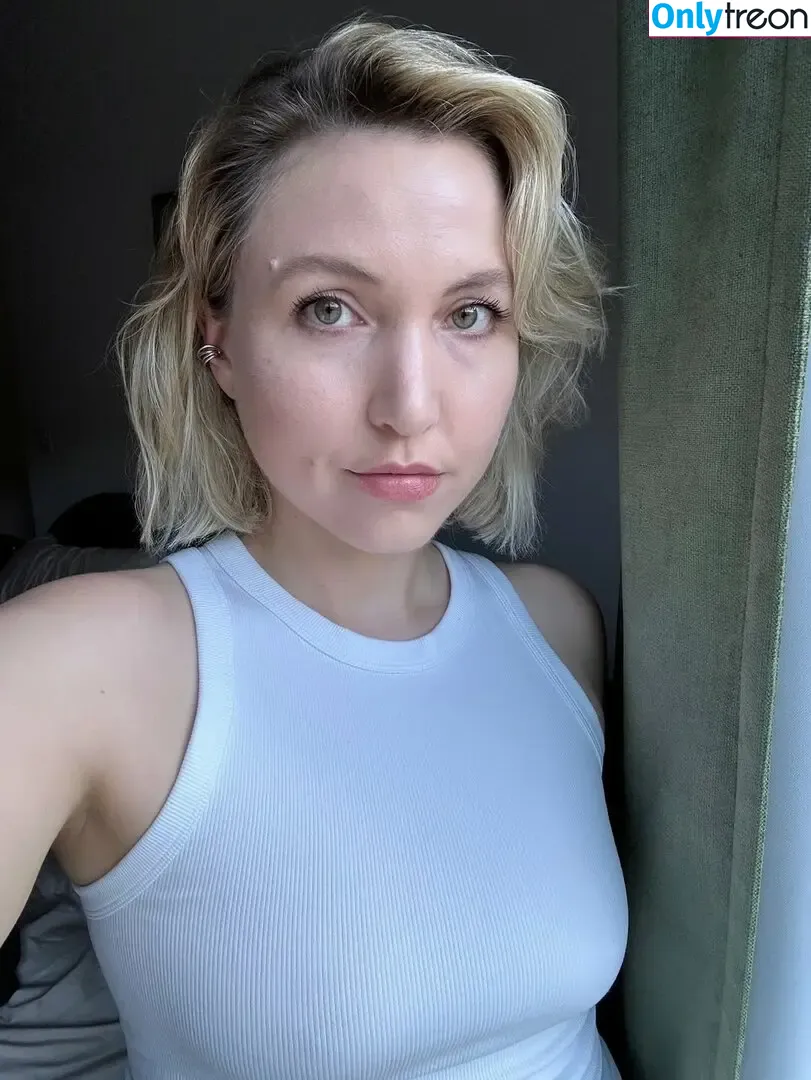 Taylor Tomlinson nude photo #0228 (taylortomlinson)