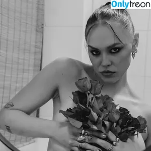 Taylor Upsahl / Upsahl / UpsahlMusic / belgianruse nude photo #0200