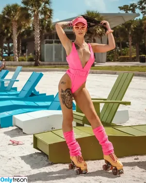 taylorpink / taylorpinktv / thetaylorpink nude photo #0008
