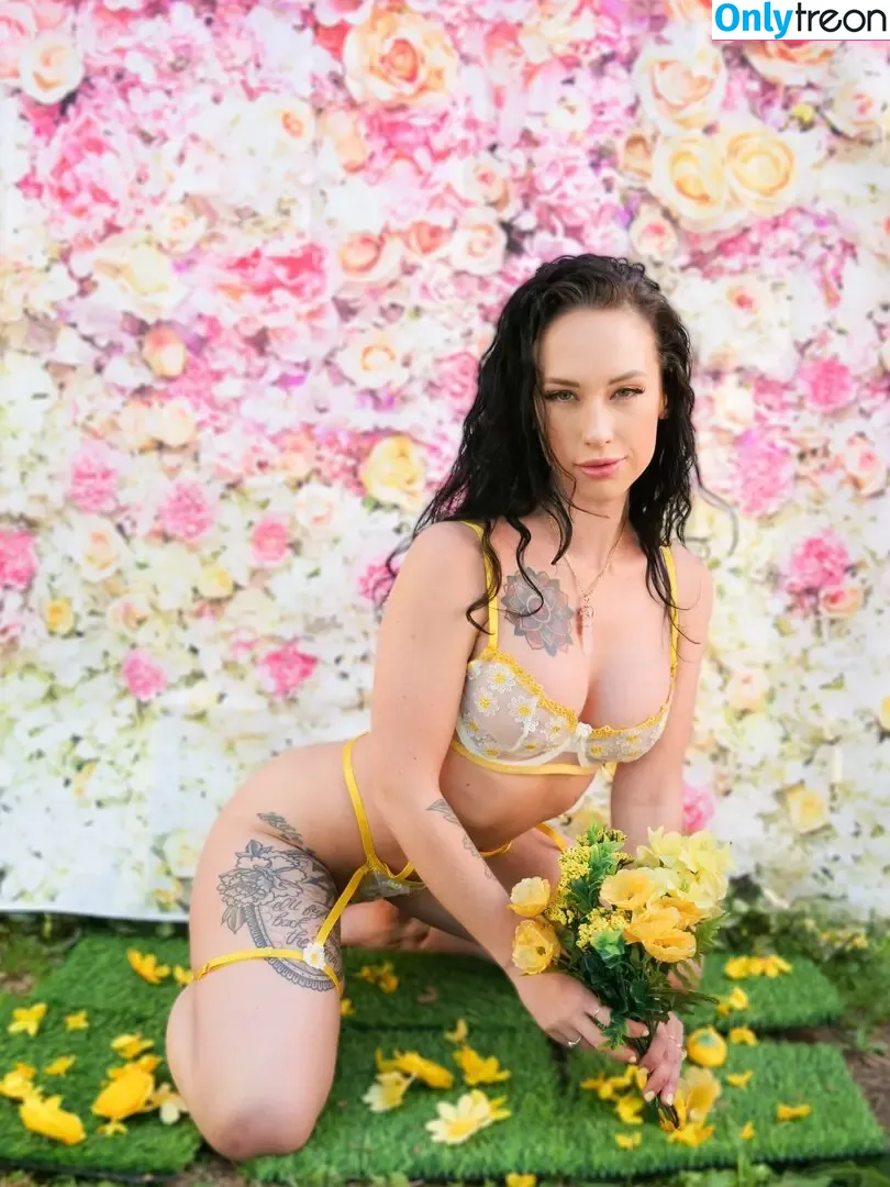 taylorpink nude photo #0025 (taylorpinktv / thetaylorpink)