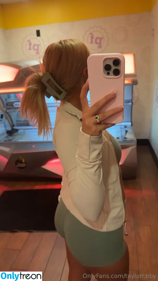taylorr.bby nude photo #0090 (bby.tylr)