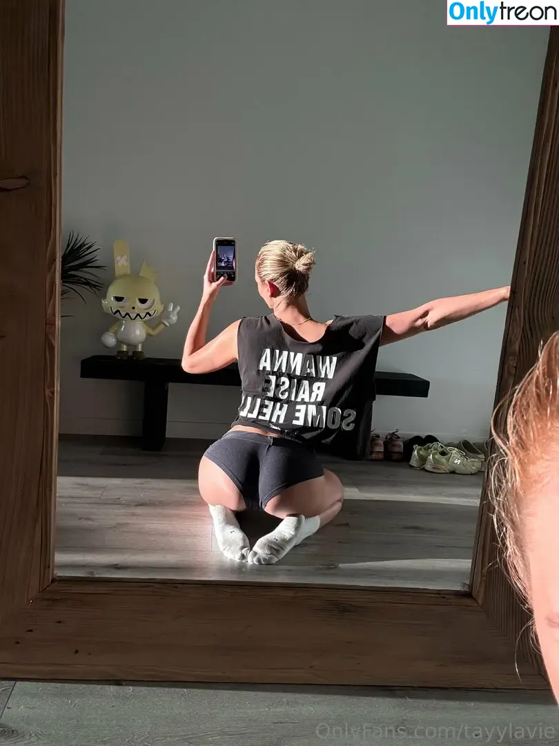 Tayylavie nude photo #0059 (Bunnybunsxo / Strwbrrycakexo)