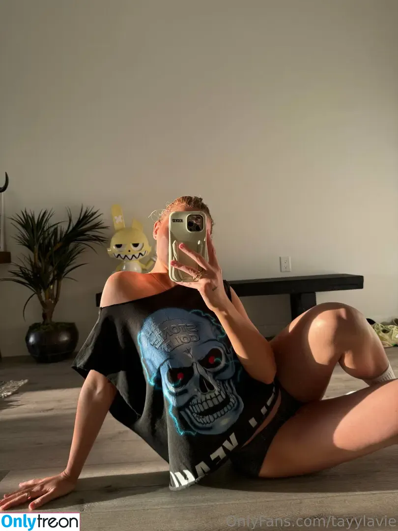 Tayylavie nude photo #0069 (Bunnybunsxo / Strwbrrycakexo)