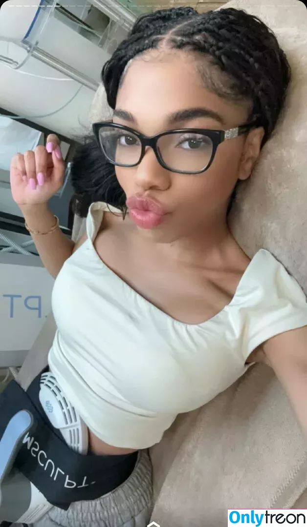 Teala Dunn nude photo #0118 (tlyteala / ttlyteala)