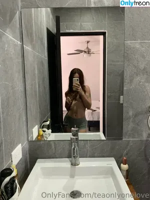  nude photo #0001