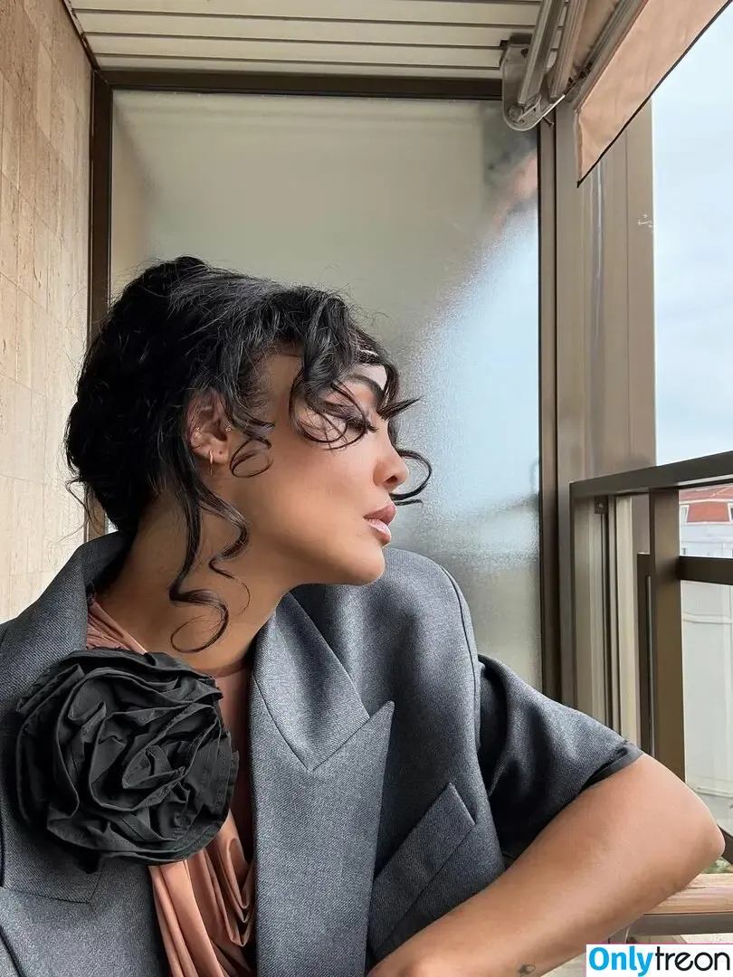 Tessa Thompson nude photo #0116 (tessamaethompson)