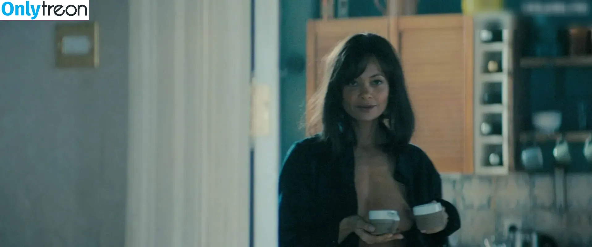 Thandie Newton nude photo #0119 (ThandiweNewton / dropitlikeitstot)
