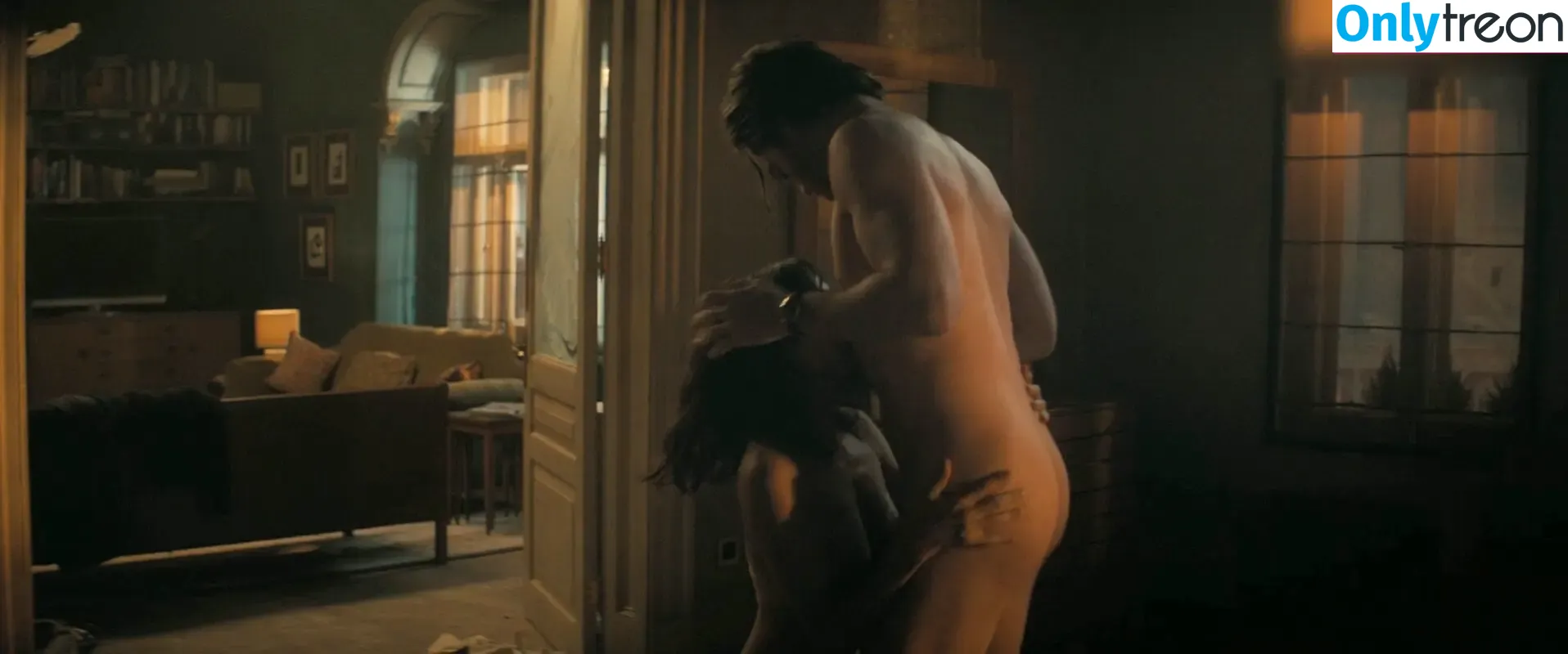 Thandie Newton nude photo #0123 (ThandiweNewton / dropitlikeitstot)
