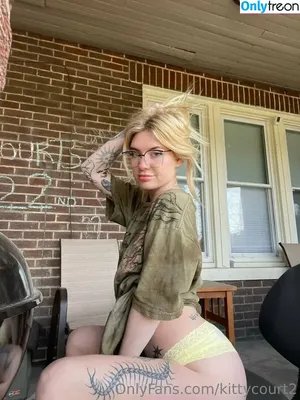 thankscourtneyy / heycourtneyy nude photo #0035