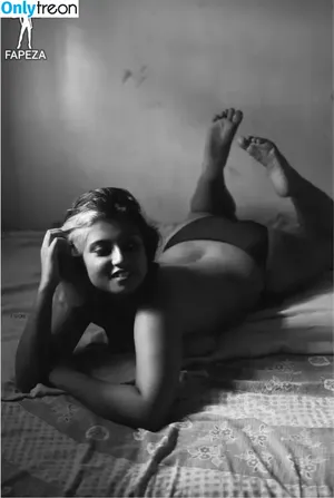 ___that_bong_girl___ / Darshana Chatterjee / Secret Sass nude photo #0002