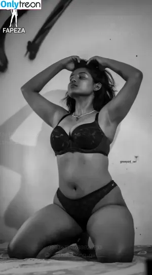___that_bong_girl___ / Darshana Chatterjee / Secret Sass nude photo #0006