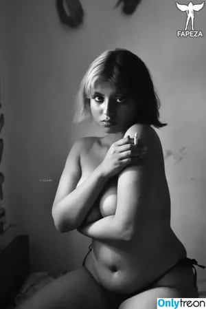 ___that_bong_girl___ / Darshana Chatterjee / Secret Sass nude photo #0008