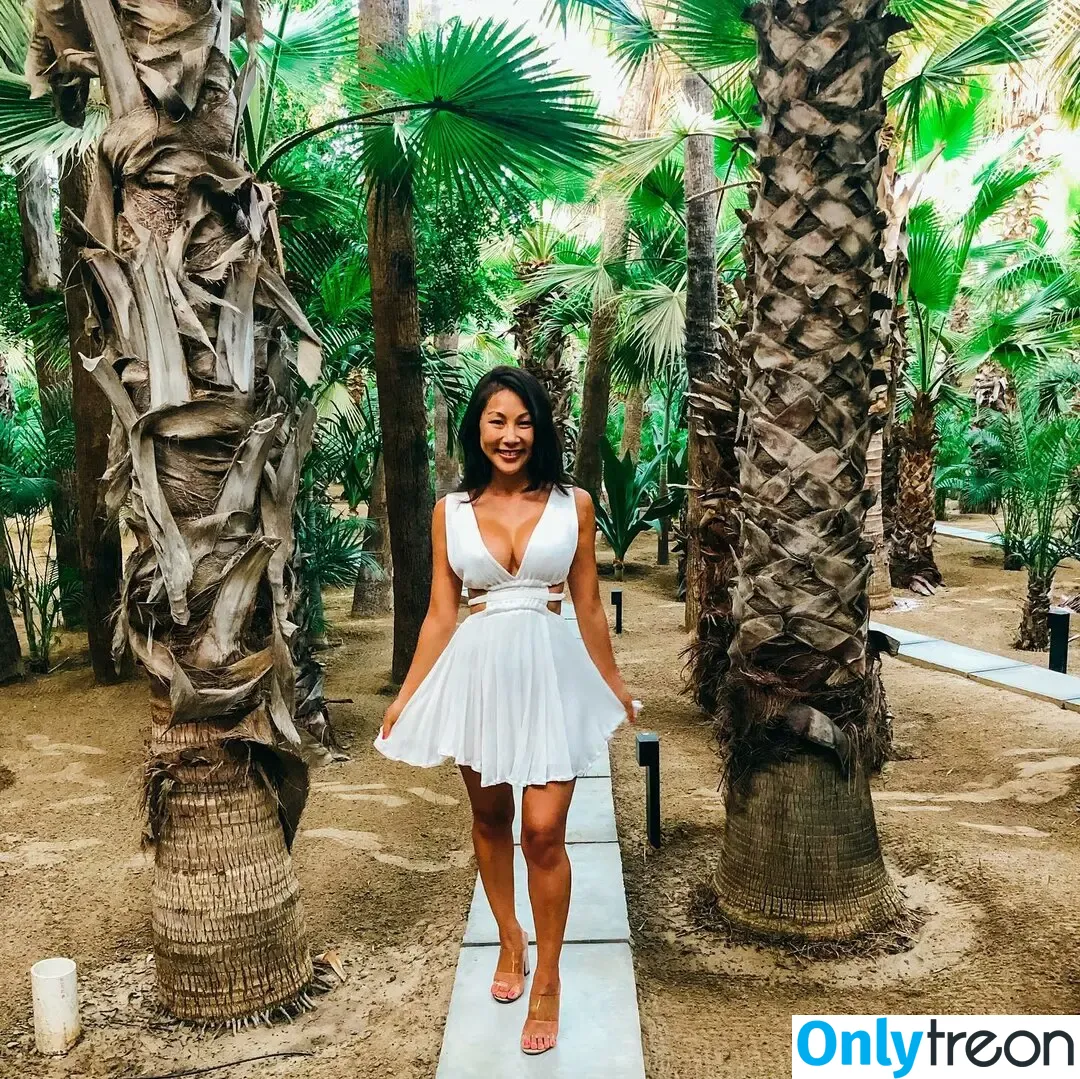That Jenn Girl nude photo #0035 (Jennifer Chiu / jenn_l / thatjenngirl / thatjennngirl)