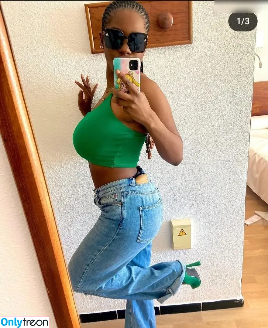 Thatsmerosee nude photo #0002 (Thatsmerosee)