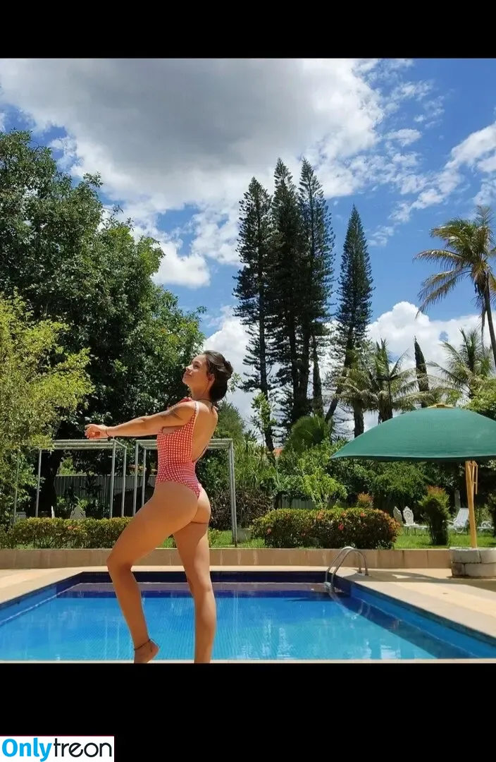 Thayssa Cunha nude photo #0004 (tatatikas / u140115509)