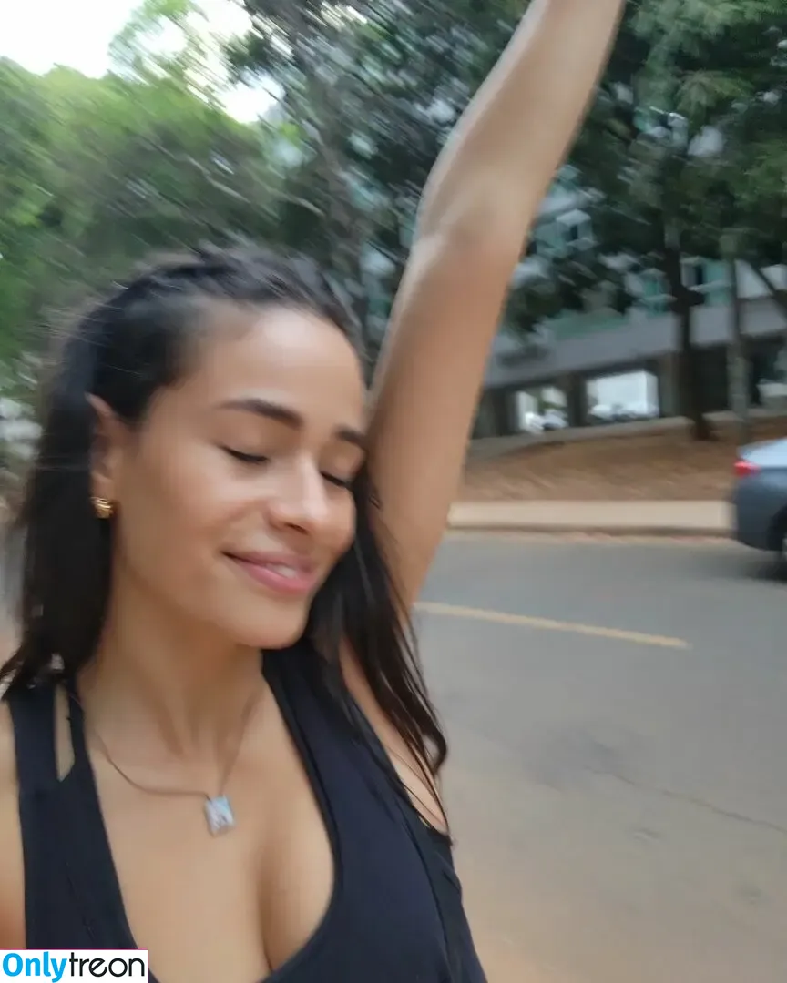 Thayssa Cunha nude photo #0016 (tatatikas / u140115509)