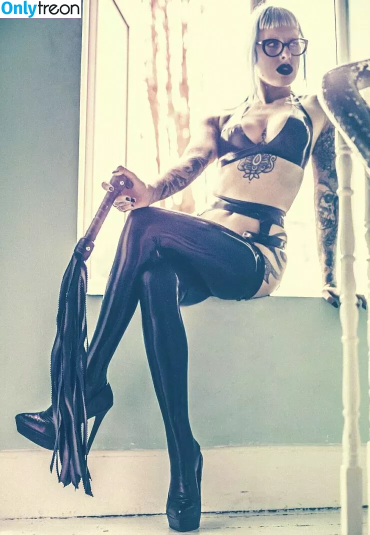 The Pegging Index nude photo #0078 (AlessaloveX / alessalove.x / katopunk)