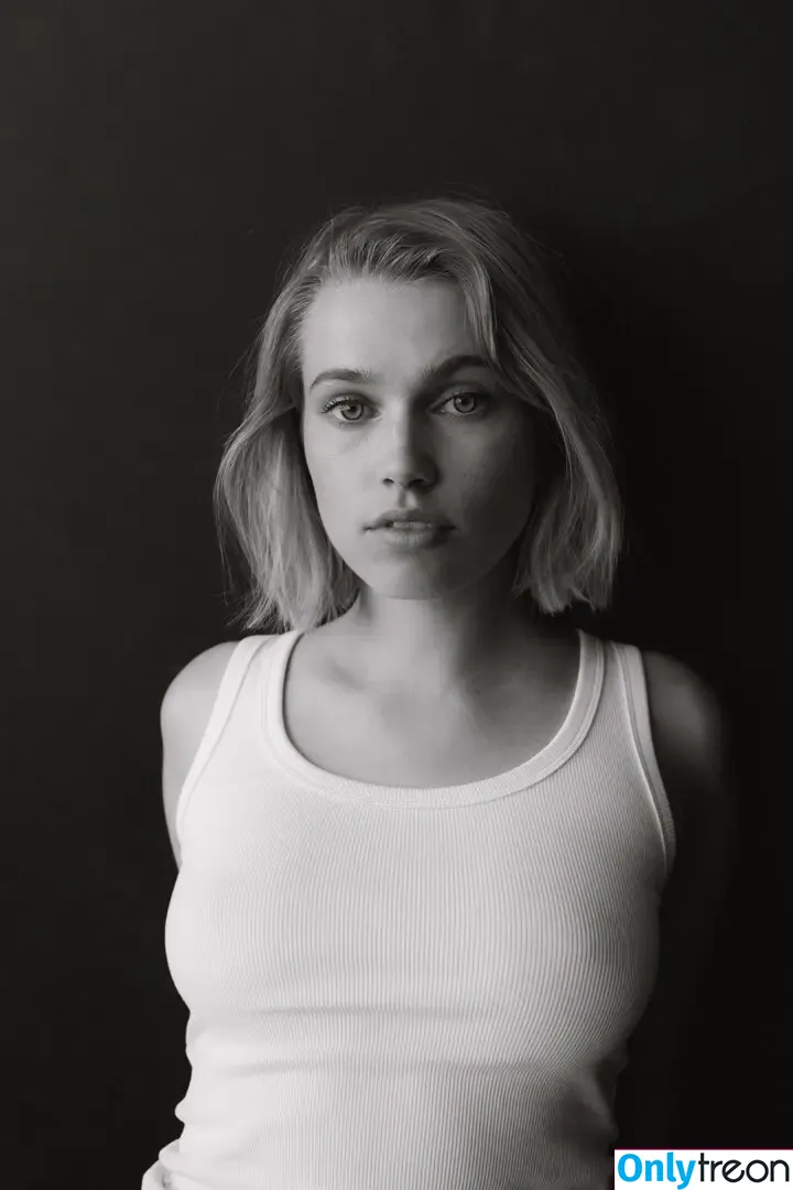 Thea Sofie nude photo #0003 (Thea Sofie)