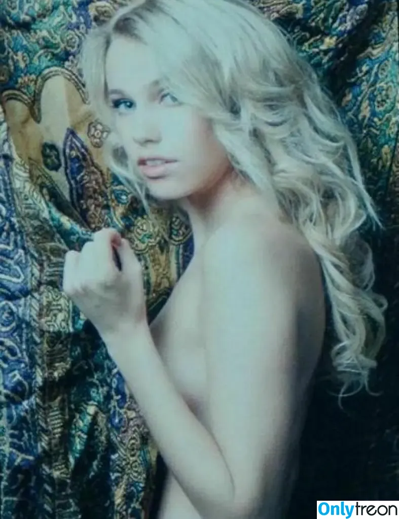 Thea Sofie nude photo #0004 (Thea Sofie)