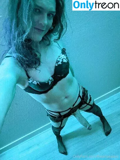 theariasativa nude photo #0020 (_mrsativa)
