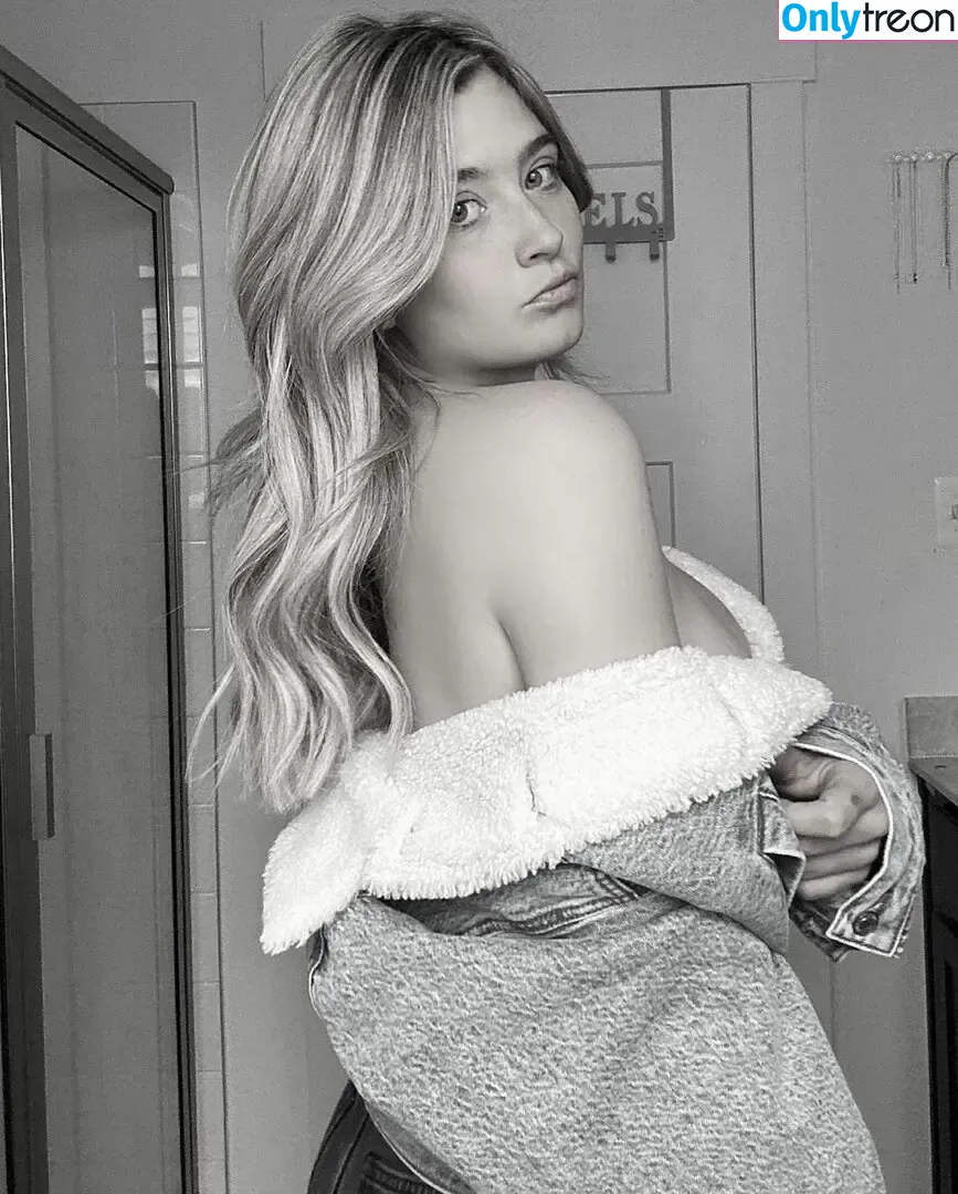 thecourtneynextdoor nude photo #0006 (Thecourtneynex1)