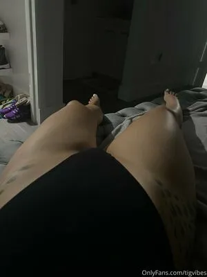 theislandgirl / lilysvibe / tigvibes nude photo #0076