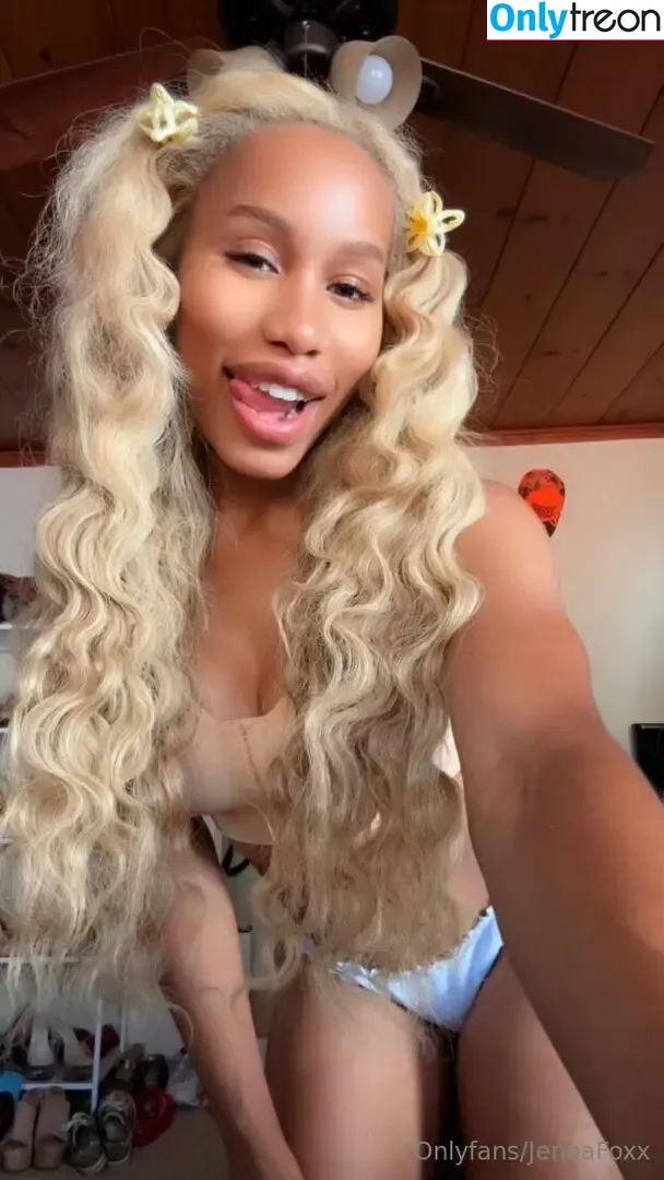 thejennafoxx nude photo #0060 (therealjennafoxx_)