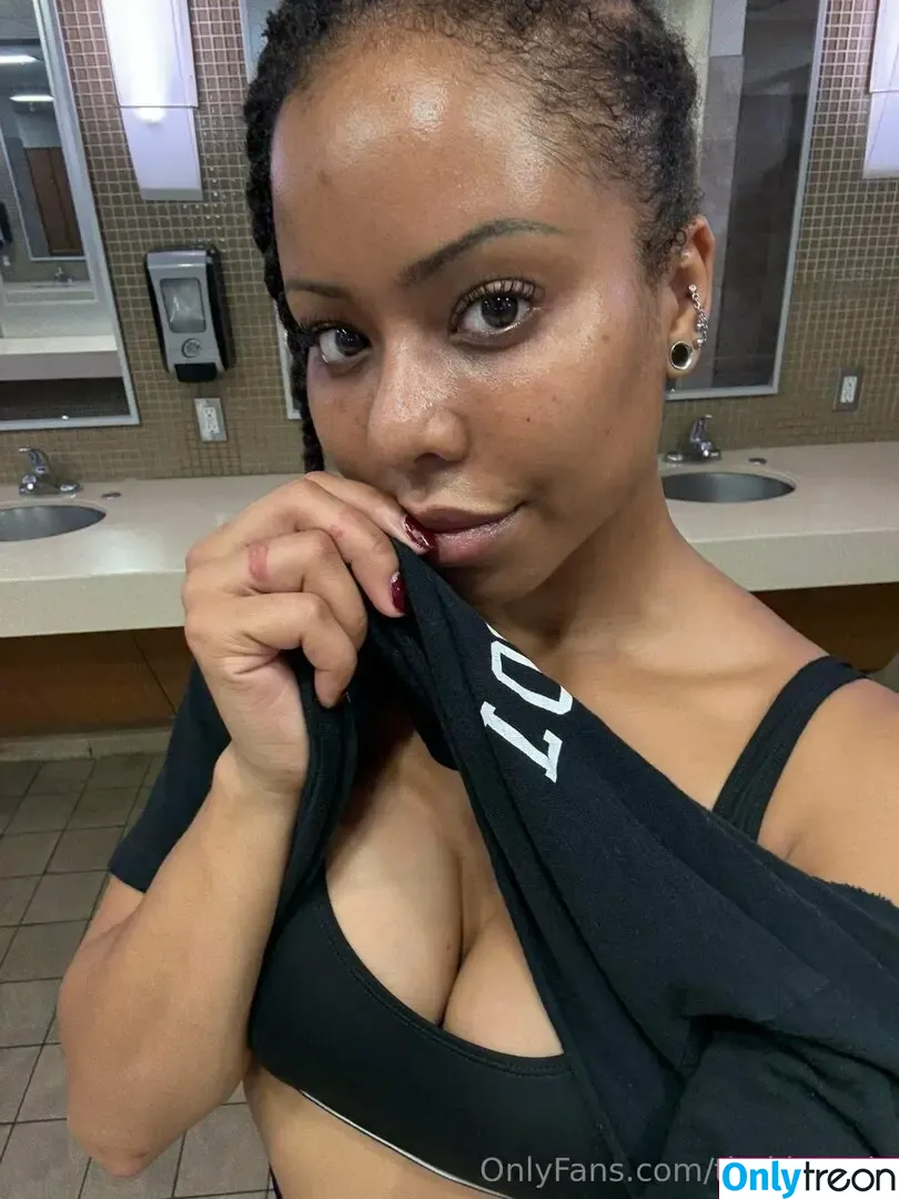 thekiranoir nude photo #0330 (_thekiranoirgram12)