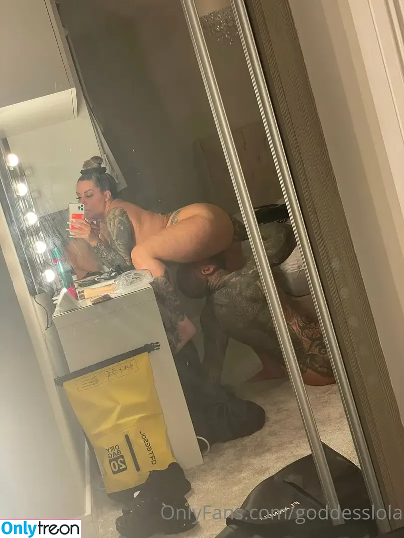 Themeanqueen nude photo #0016 (GoddessLola / Inkedbitchhh)