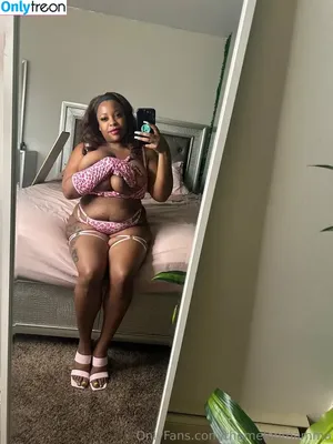 themelonmamma / melon.momma.designs nude photo #0013