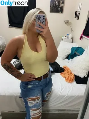 Themomkaylee / Thatgirlkayls1 nude photo #0001