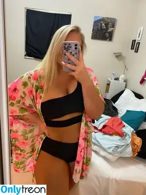 Themomkaylee / Thatgirlkayls1 nude photo #0002