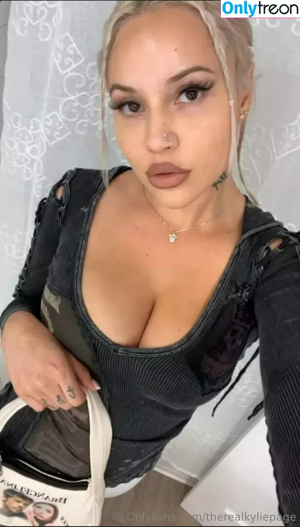 therealkyliepage nude photo #0349 (kyliepageofficial)
