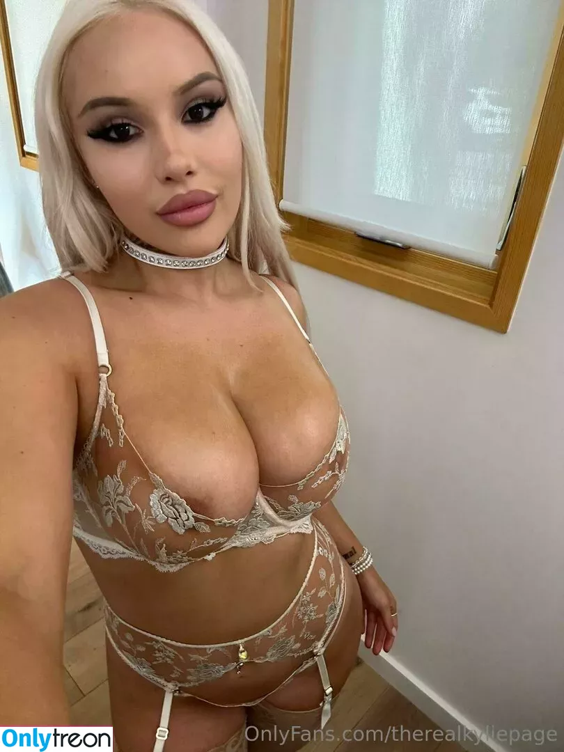 therealkyliepage nude photo #0350 (kyliepageofficial)