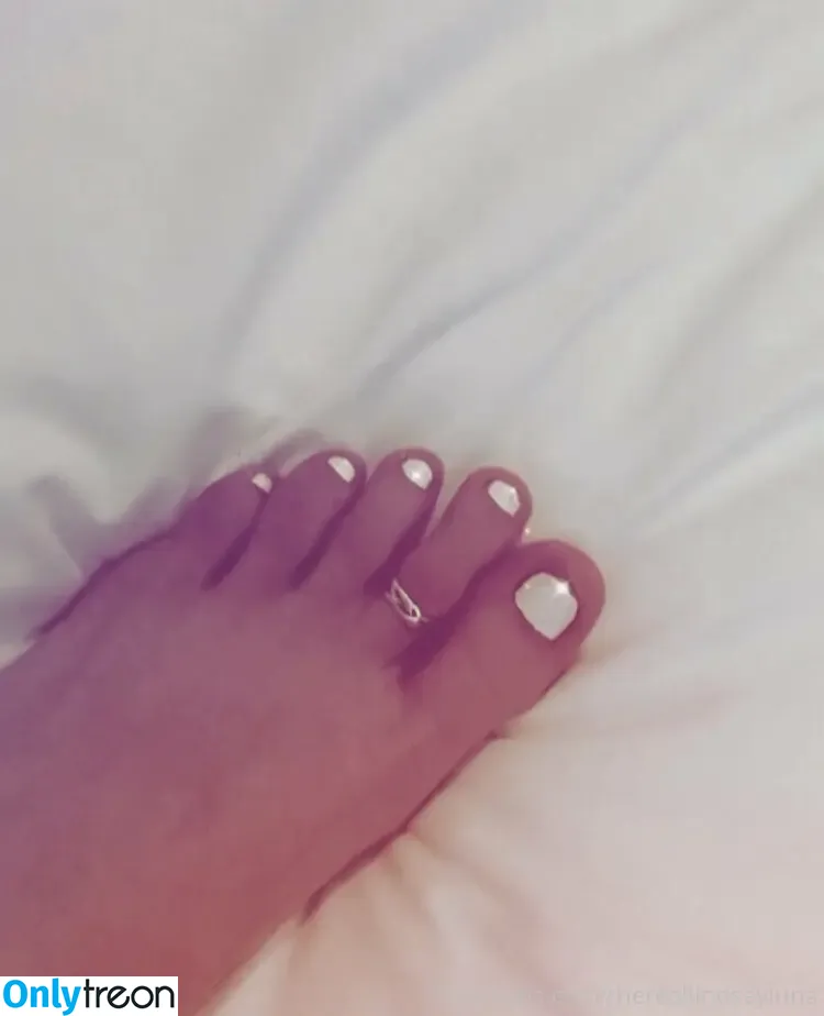 thereallindseyluna nude photo #0009 (thereallindseylunaa)