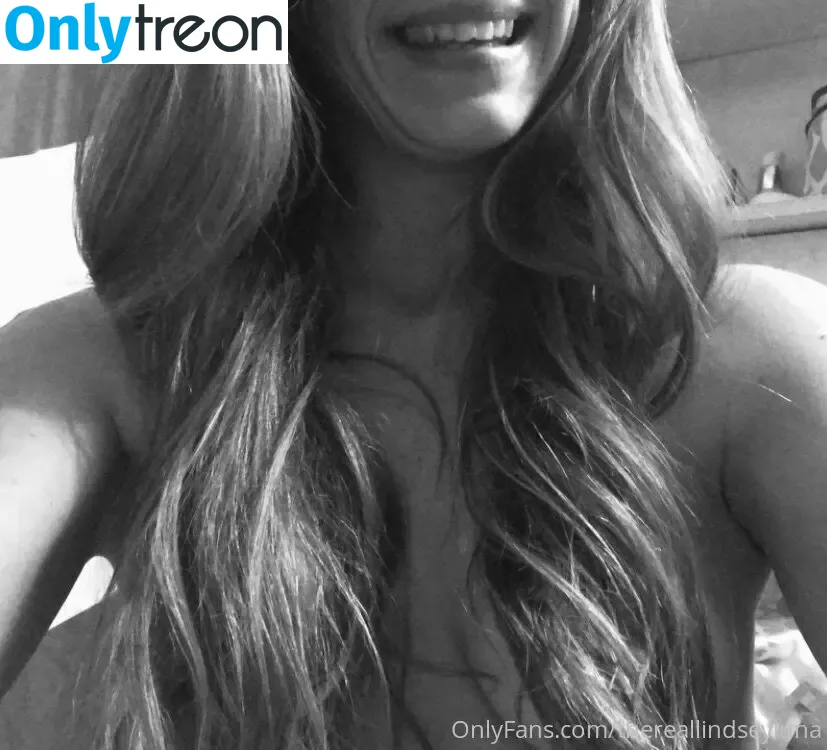 thereallindseyluna nude photo #0036 (thereallindseylunaa)