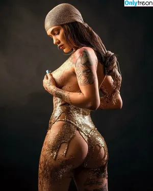 therealroyalskye / royalskyeofficial nude photo #0022