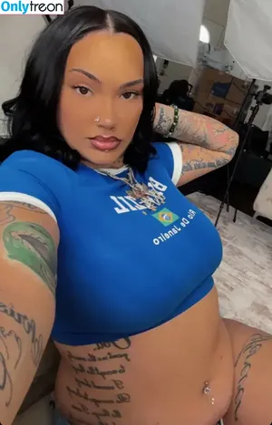 therealroyalskye / royalskyeofficial nude photo #0048