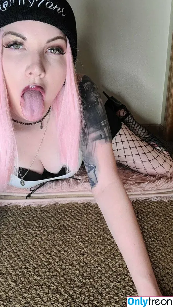 therileydaniels nude photo #0100 (rileyd.tv)